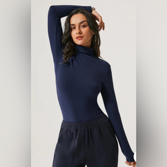 NWT* OGL Modal Fabric Eco-MiyaMoon® Everyday Mockneck Top - Hunter Green - Picture 1 of 5